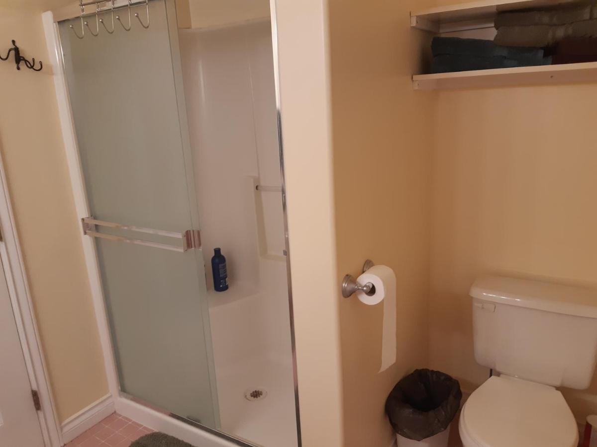 Lakeview House With 4 Rooms Kelowna Near Downtown & Knox Moutain Dış mekan fotoğraf