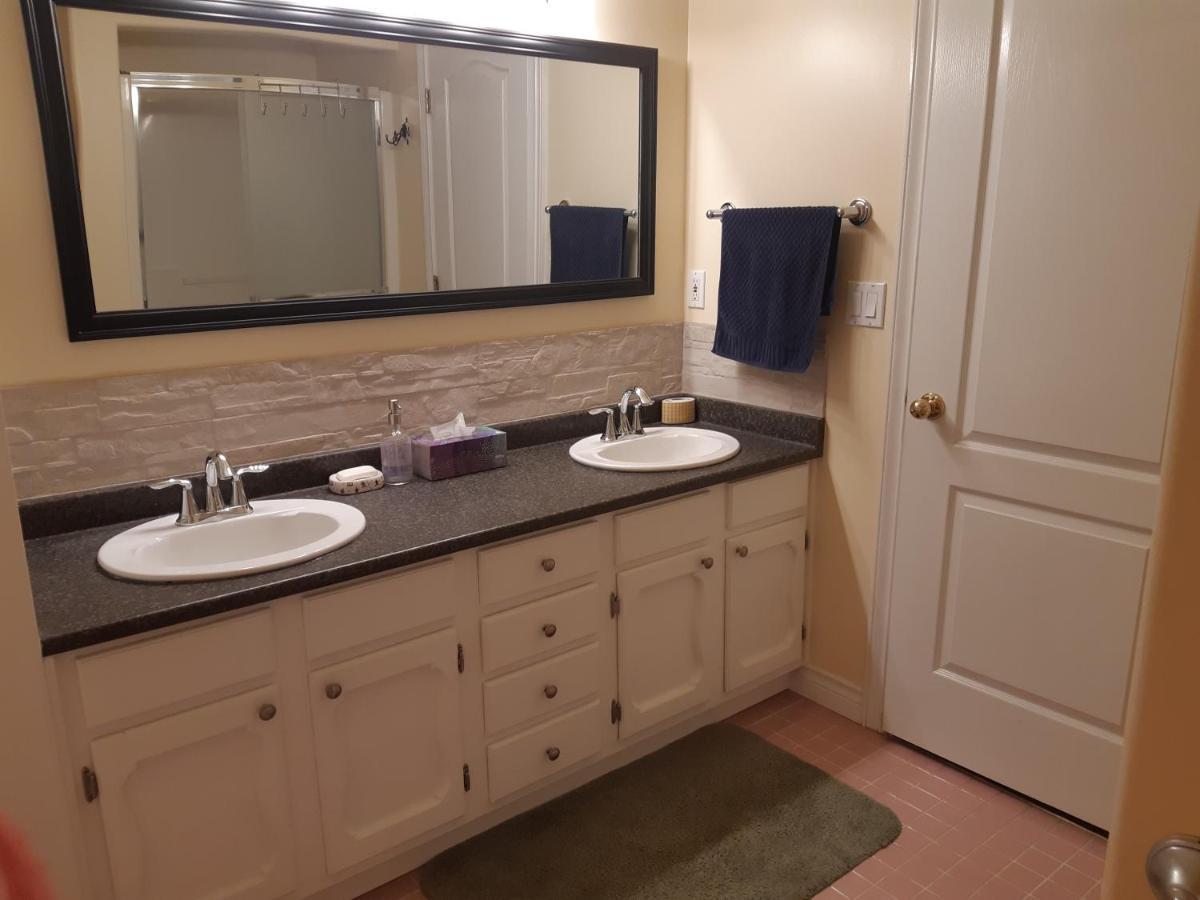 Lakeview House With 4 Rooms Kelowna Near Downtown & Knox Moutain Dış mekan fotoğraf