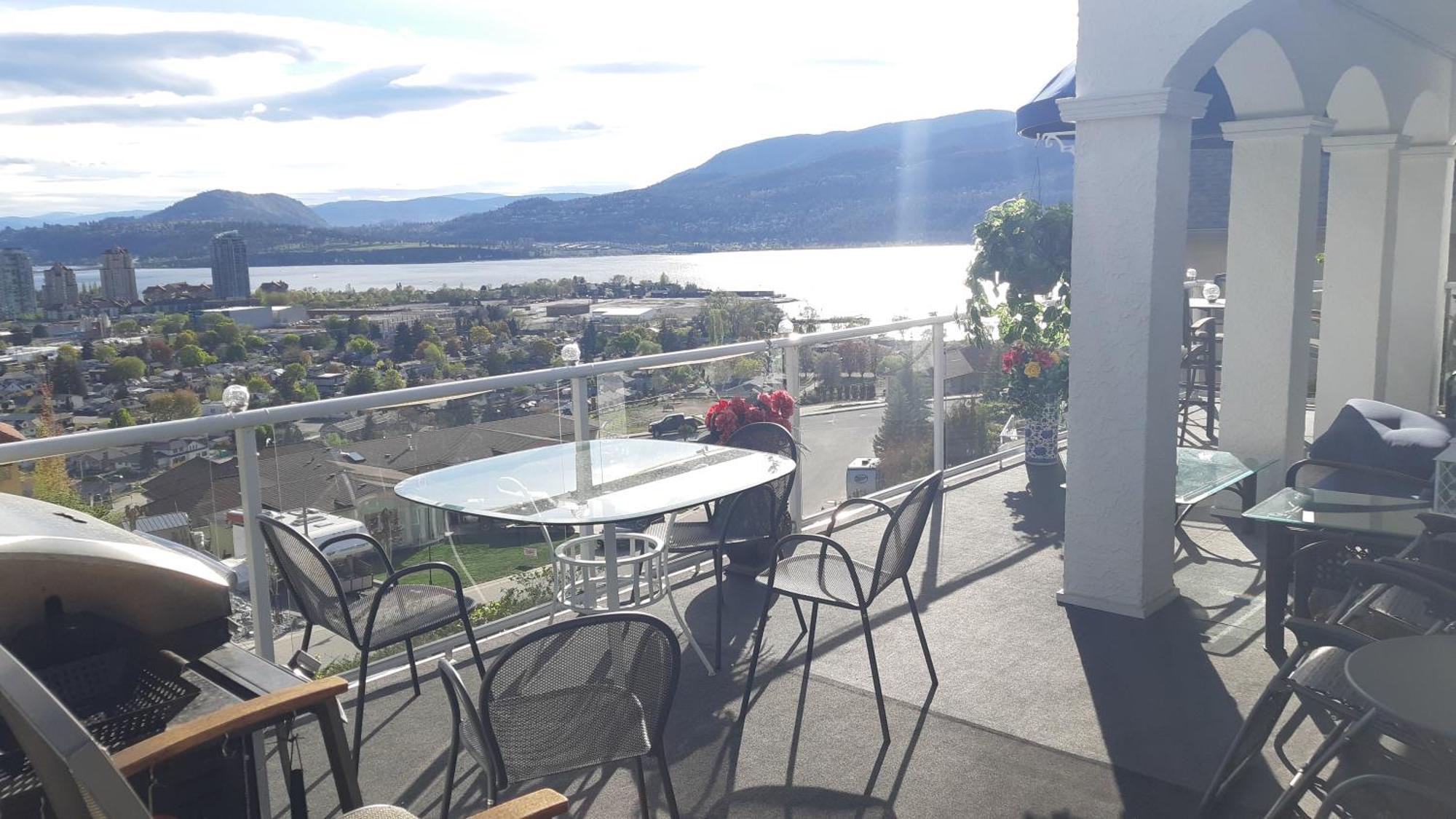 Lakeview House With 4 Rooms Kelowna Near Downtown & Knox Moutain Oda fotoğraf